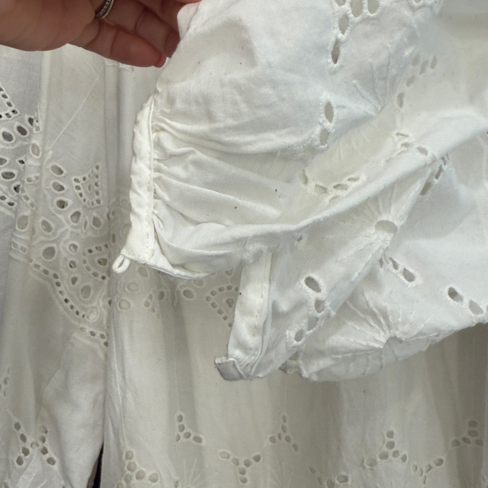 Universal Thread Cream Eyelet Blouse - image 4